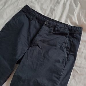 SOLD Uniqlo Joggers in men's size small - Black